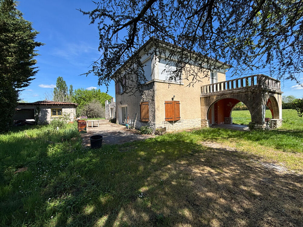 Maison Montpon-Ménestérol proche du centre ville de 192 m2
