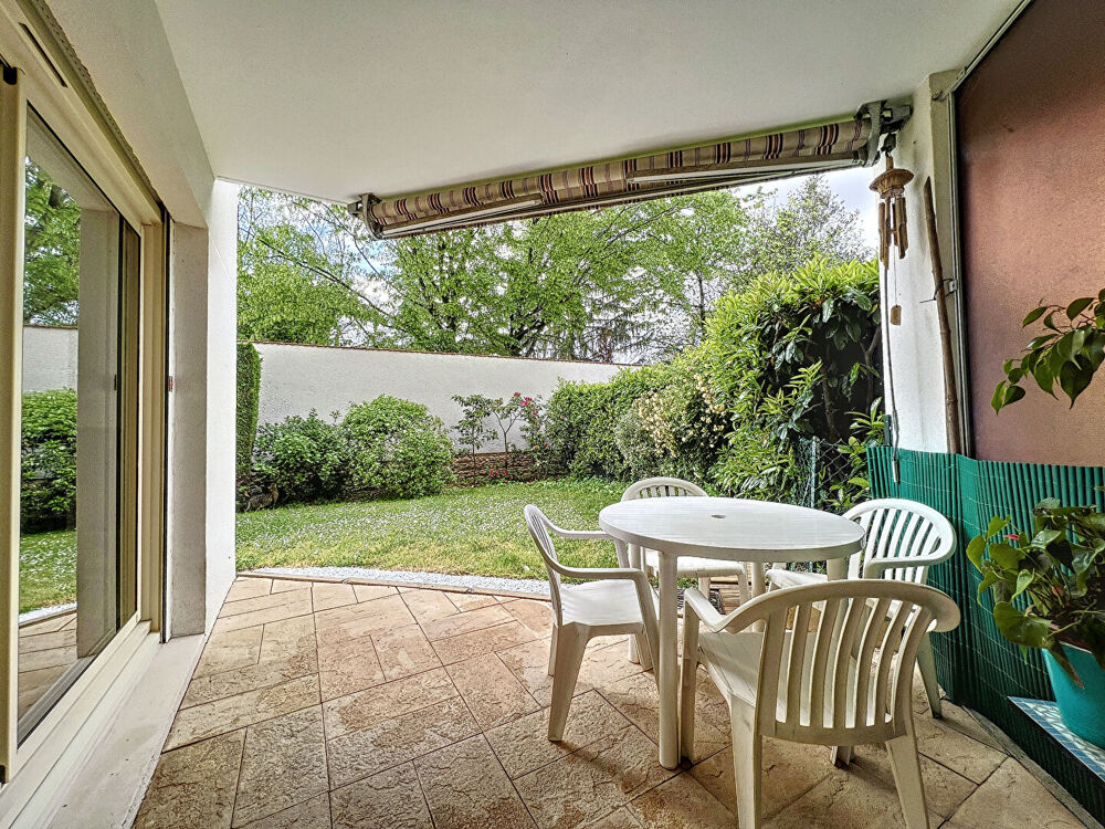 Vente Appartement A seulement 15 minutes du centre ville de Lyon, au centre de Champagne au Mont d'Or, Appartement en rez de jardin, 3 pièces de 7 Lyon 9