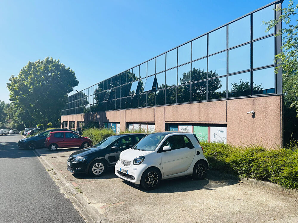   Bureaux Moderne et lumineux à Champs Sur Marne cité Descartes Champs sur marne