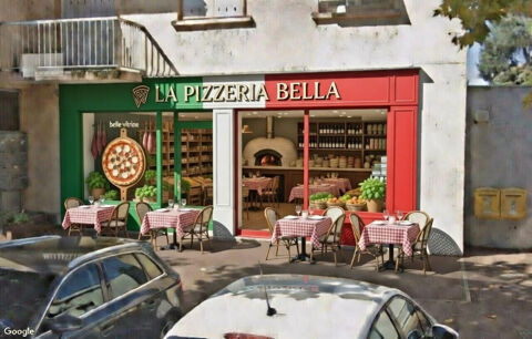 Local commercial &agrave; Veauche 80 m&sup2; -  Cave 45 m&sup2; - Place de l'Europe - Emplacement n&deg;1 140000 42340 Veauche