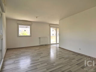  Appartement à louer 3 pièces 64 m²