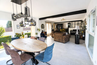  Maison à vendre 10 pièces 266 m²