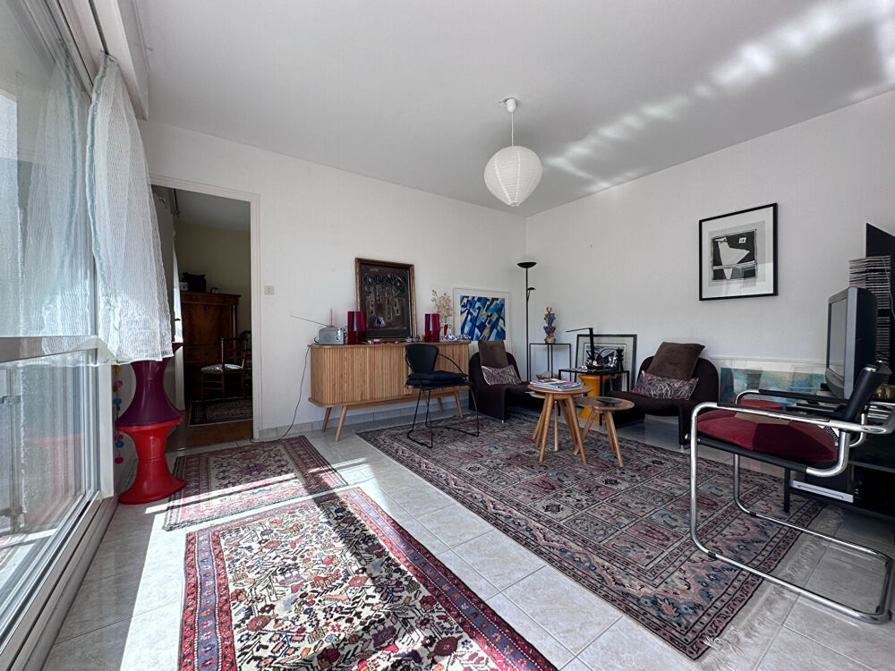 Vente Appartement Appartement à vendre à Vannes 2 pièces 41m² secteur Étang au Duc parking cave Vannes