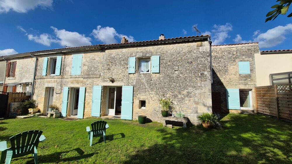 Vente Maison Maison Saint-Vaize avec quatre chambres au calme proche de Saintes Saintes