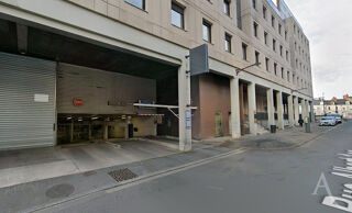  Parking / Garage � louer  Chateauroux