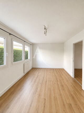  Appartement à louer 3 pièces 