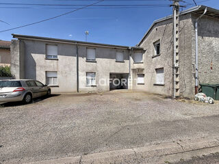  Immeuble à vendre 15 + pièces 354 m²