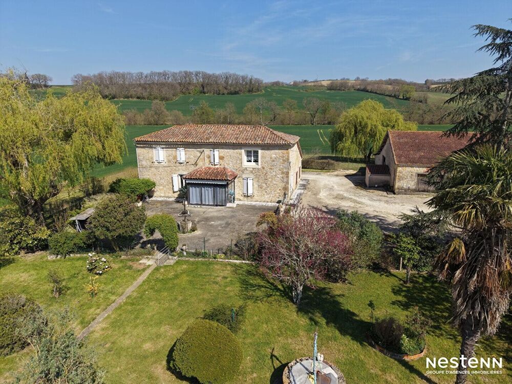 Vente Maison A Vendre Maison en pierre rénovée de sept pièces sur plus de 4 hectares à la campagne Saint orens pouy petit