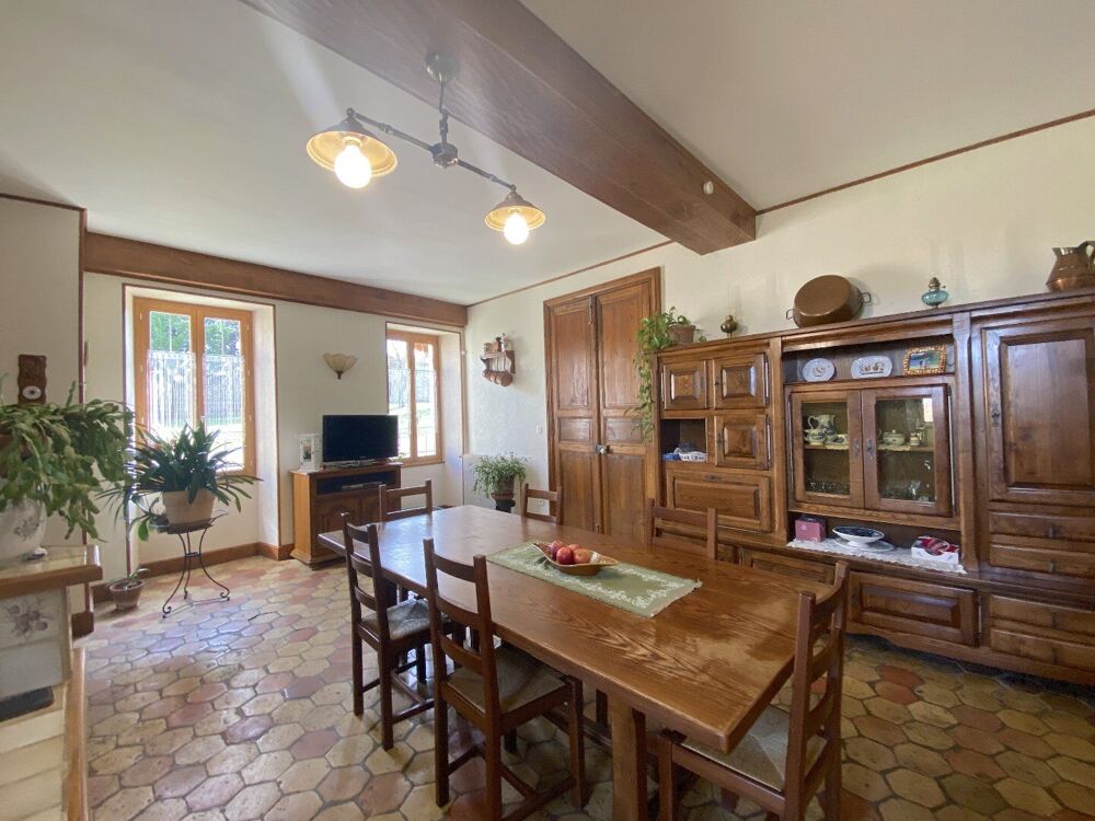Vente Maison MAISON DE CARACTERE avec beaucoup de DEPENDANCES Villebois lavalette