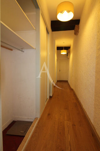  Appartement à louer 2 pièces 71 m²