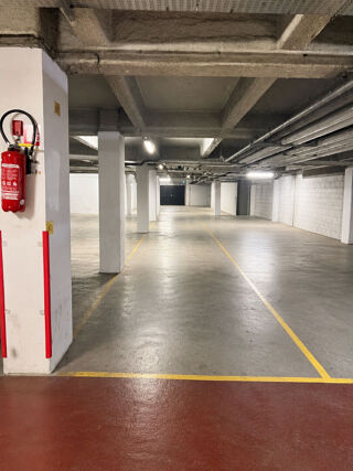  Parking / Garage à vendre 21 m² Paris