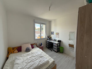  Appartement à louer 4 pièces 83 m²