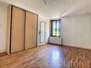  Appartement à louer 4 pièces 74 m²