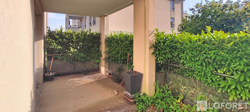 Vente Appartement Appartement 3 Pièces 2 chambres rez de jardin dans résidence avec piscine et 2 parkings L isle d abeau