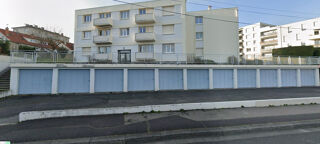  Parking / Garage  louer 