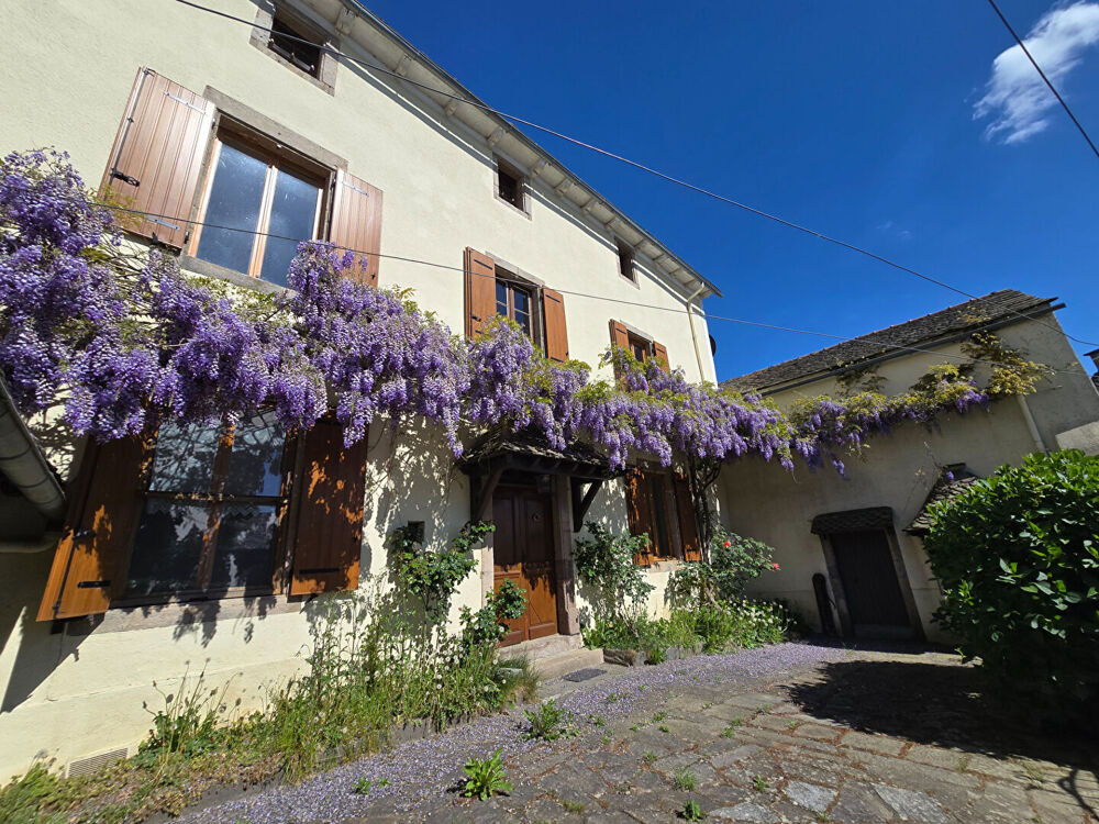 Vente Maison Maison de maître avec garage et dépendance - Arvieu Arvieu