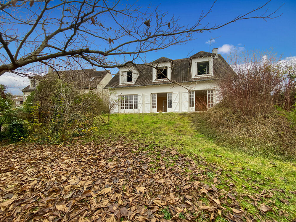 Vauréal Village : Belle Maison traditionnelle de 7 pièces avec terrain de 936 m2