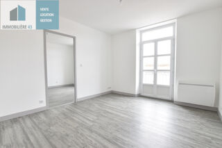  Appartement à louer 3 pièces 76 m²