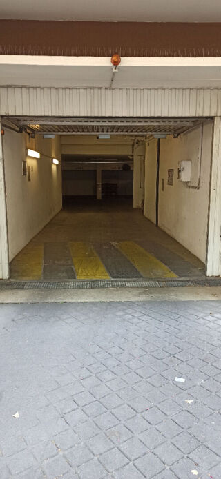  Parking / Garage  vendre 