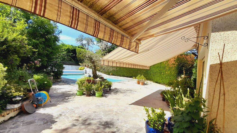 Vente Maison Maison, PISCINE, TERRAIN,  3 CHAMBRES + POSSI 4 et GARAGE La fouillouse