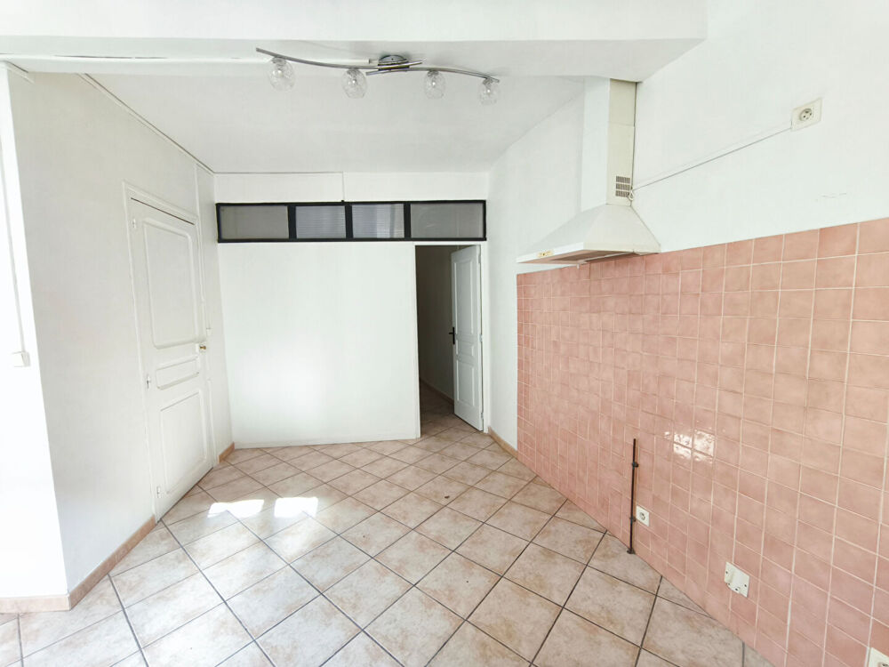Vente Maison Maison de village composée de 2 appartements avec garage en plein centre de Céret Ceret