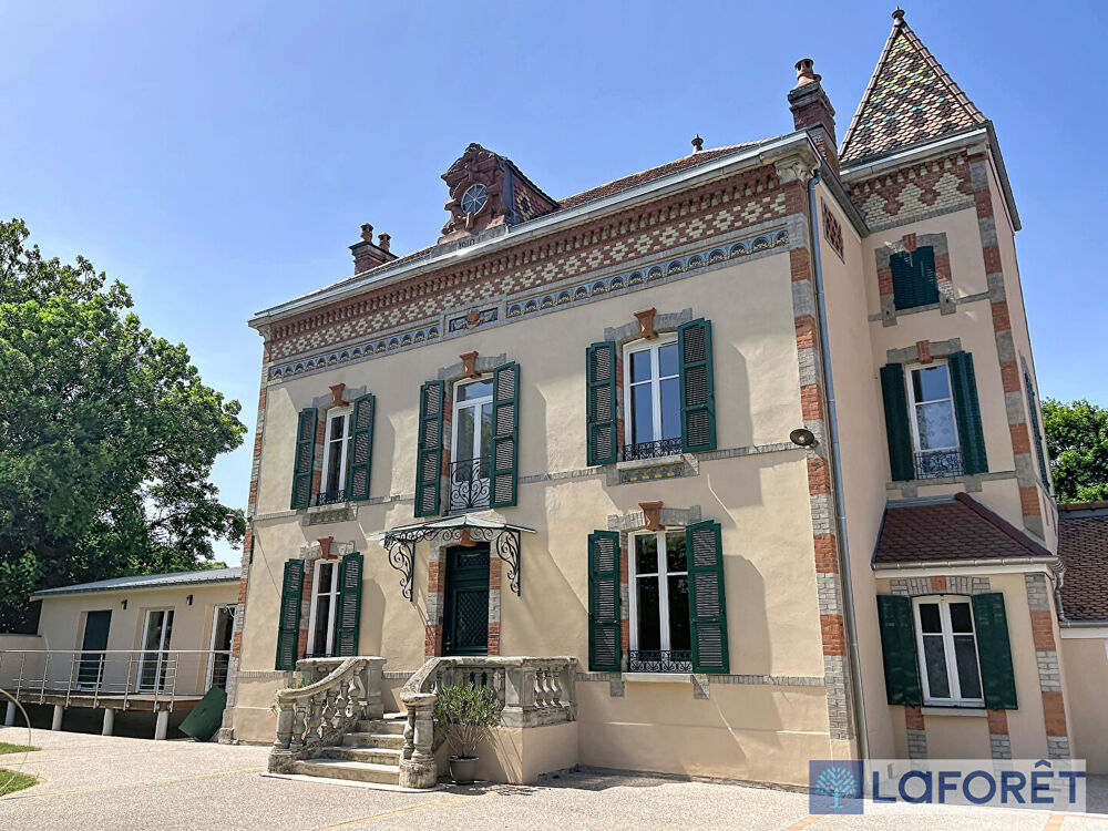 Maison Bourbonne-les-Bains 8 pièce(s) 198m²