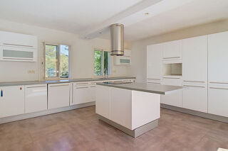  Maison à louer 6 pièces 186 m²