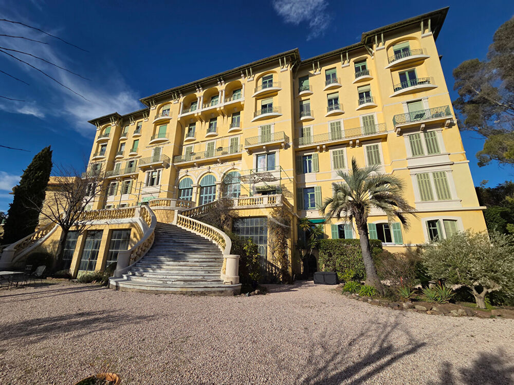 Appartement 5 pièces 187 m² · à Frejus · 187 m² · 735 000 €