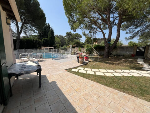   Langlade. villa de 130m2 sur 1364m2 de terrain avec piscine Maison - 5 pi�ce(s) - 127 m�