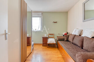  Appartement  vendre 4 pices 77 m