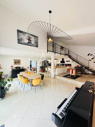  Maison à vendre 8 pièces 598 m²