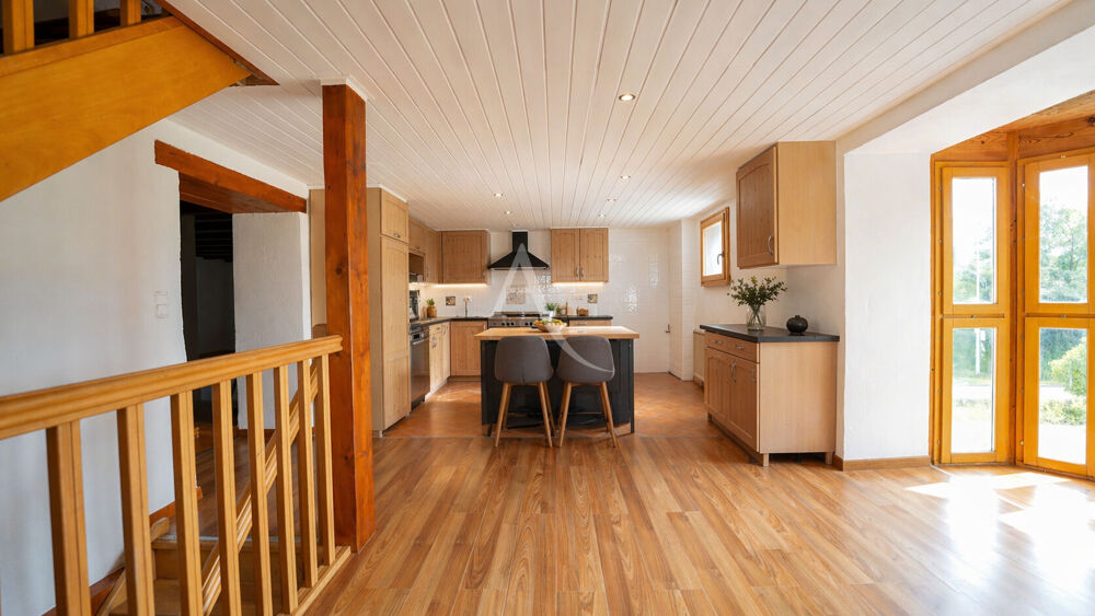 Investissement locatif rare à Chenex (74) Maison de caractère 245 m² à 4 km de la Suisse