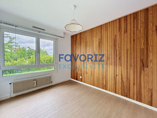  Appartement à louer 5 pièces 86 m²