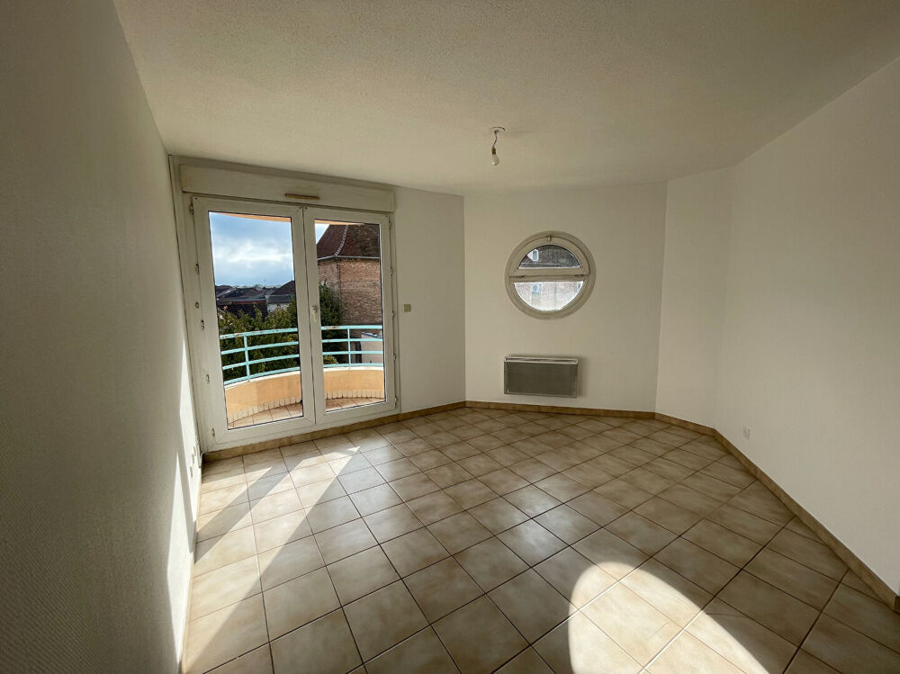 Location Appartement Dans résidence, appartement au 2nd étage, St Germain du Bois Saint germain du bois