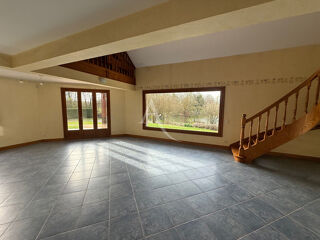  Maison à louer 5 pièces 175 m²