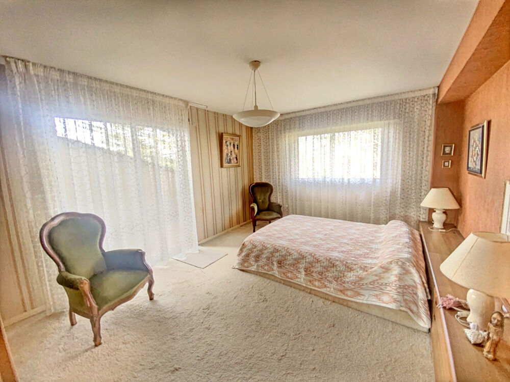Vente Maison Maison Saubens 7 pièce(s) 247.9 m2 Saubens