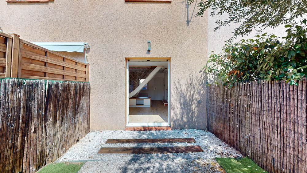 Maison T2 bis rénovée avec goût, jardinet, garage et buanderie