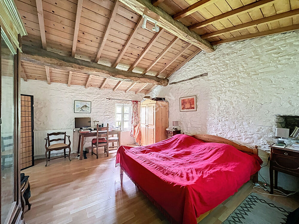Vente Maison Maison  20 pièces 509.88 m2 sur  4986m² de terrain, ancienne magnanerie Pont de barret