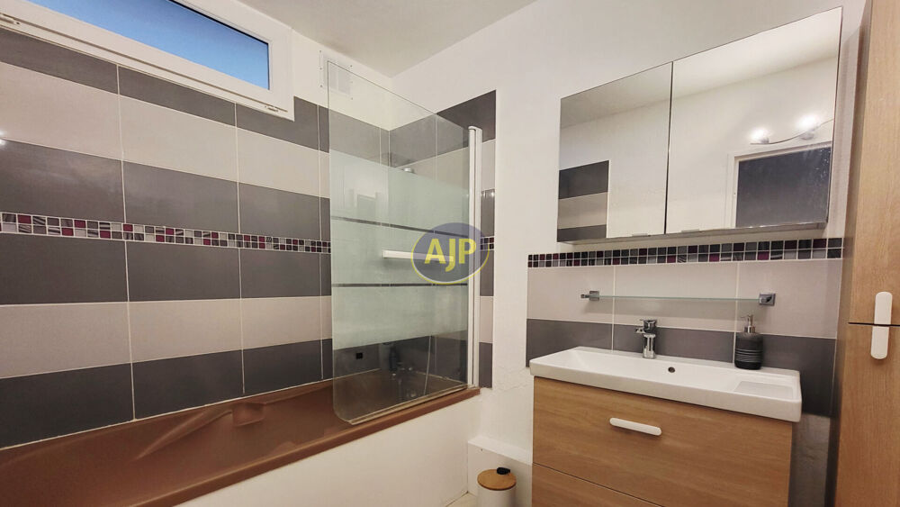 Vente Appartement Appartement T4 rénové 70m² avec balcons TALENCE Suzon Talence