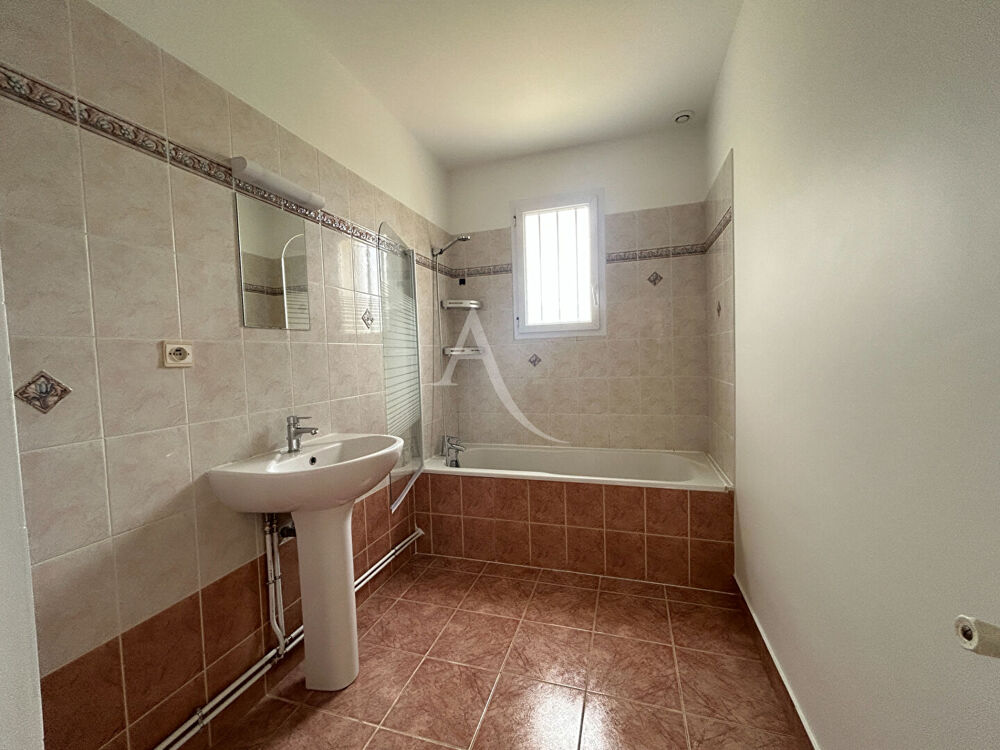 Location Maison Maison T4 - PLAIN PIED - LA ROCHE-NEUVILLE La roche neuville