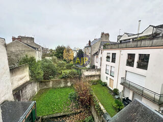  Appartement à louer 5 pièces 172 m²