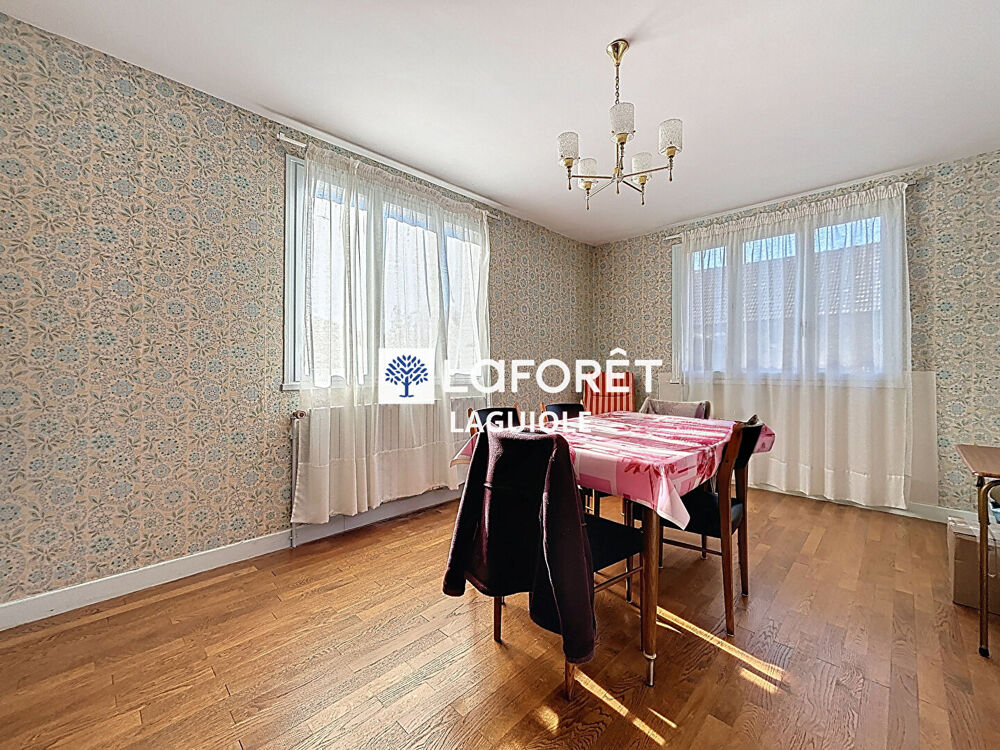 Maison Montsalvy 3 pièce(s) 65 m2