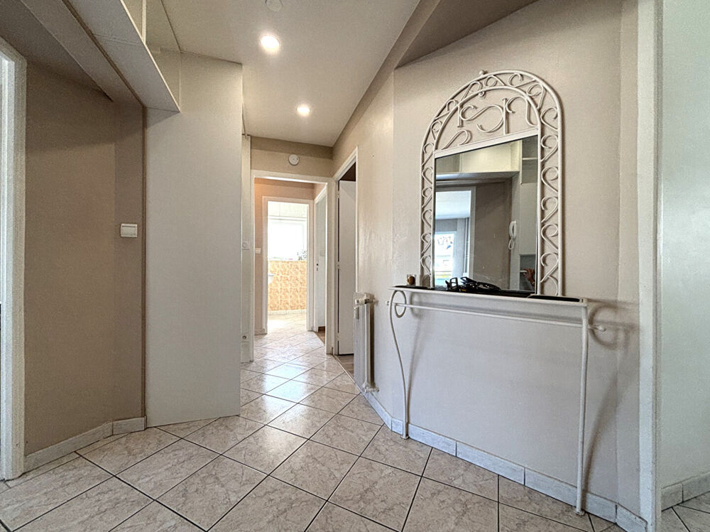 Vente Appartement Secteur prisé - Appartement 4 pièces lumineux avec balcons et cave  proche centre Chambéry Chambery