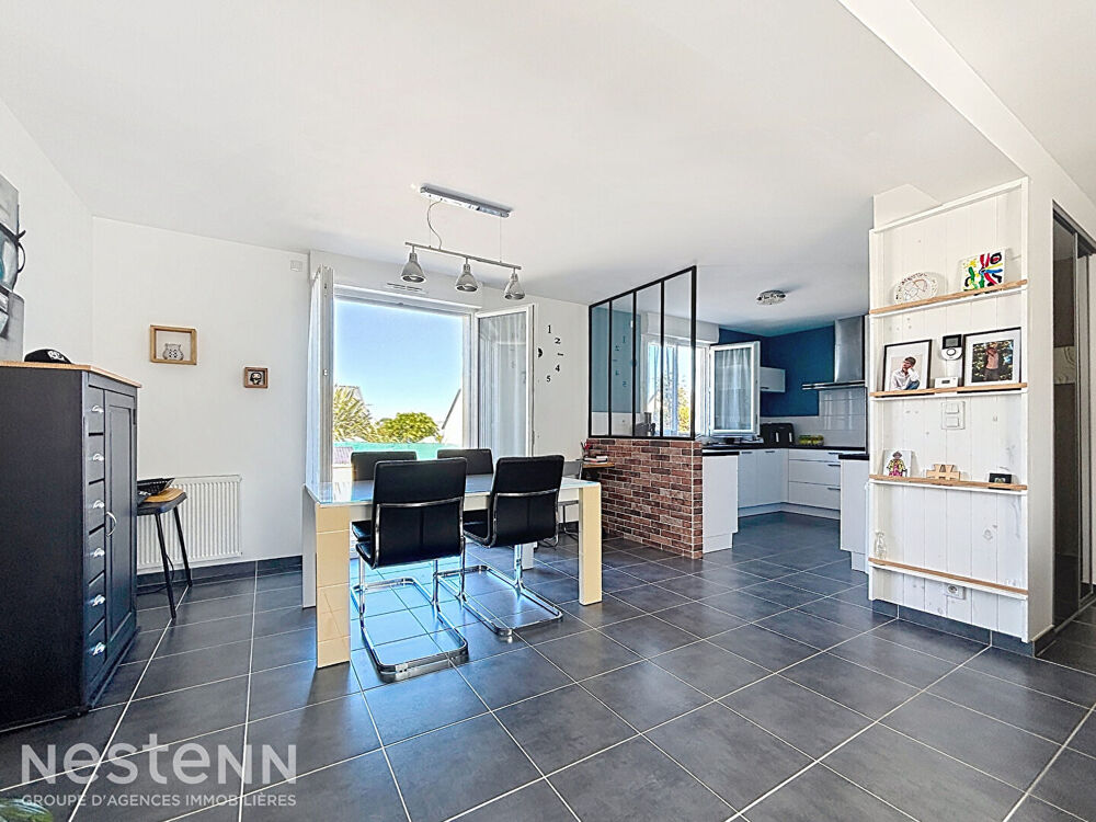 MELLAC - Maison contemporaine 78m², 3 chambres, un garage, en impasse