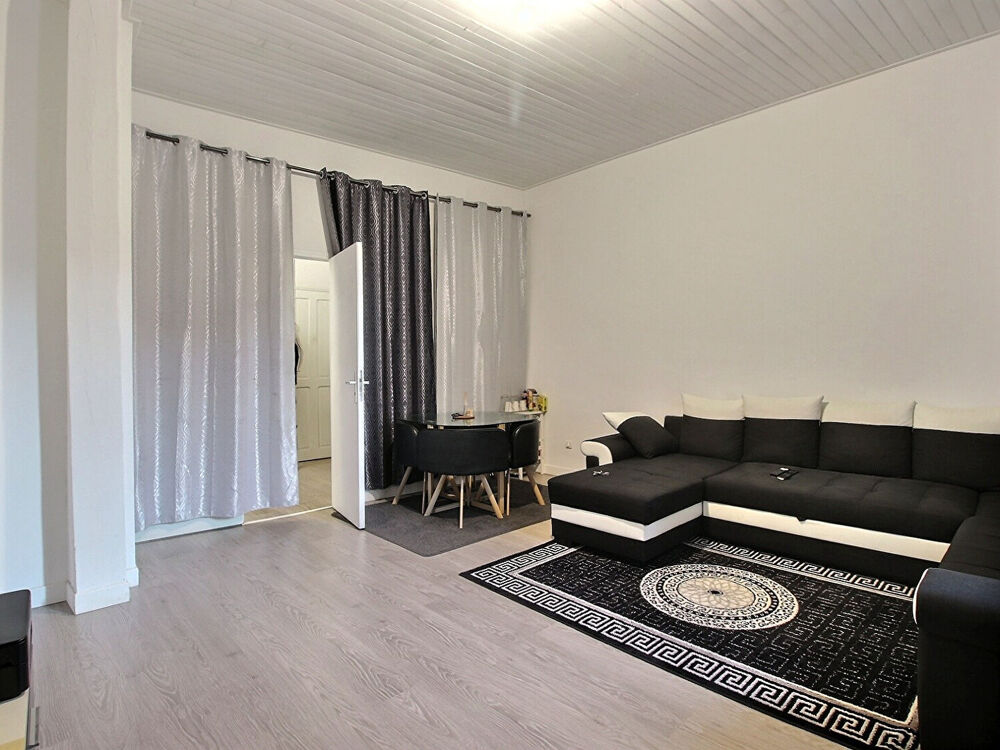 Vente Appartement Appartement type 2 de 61 m2  dans un petit immeuble proche remparts. Avignon