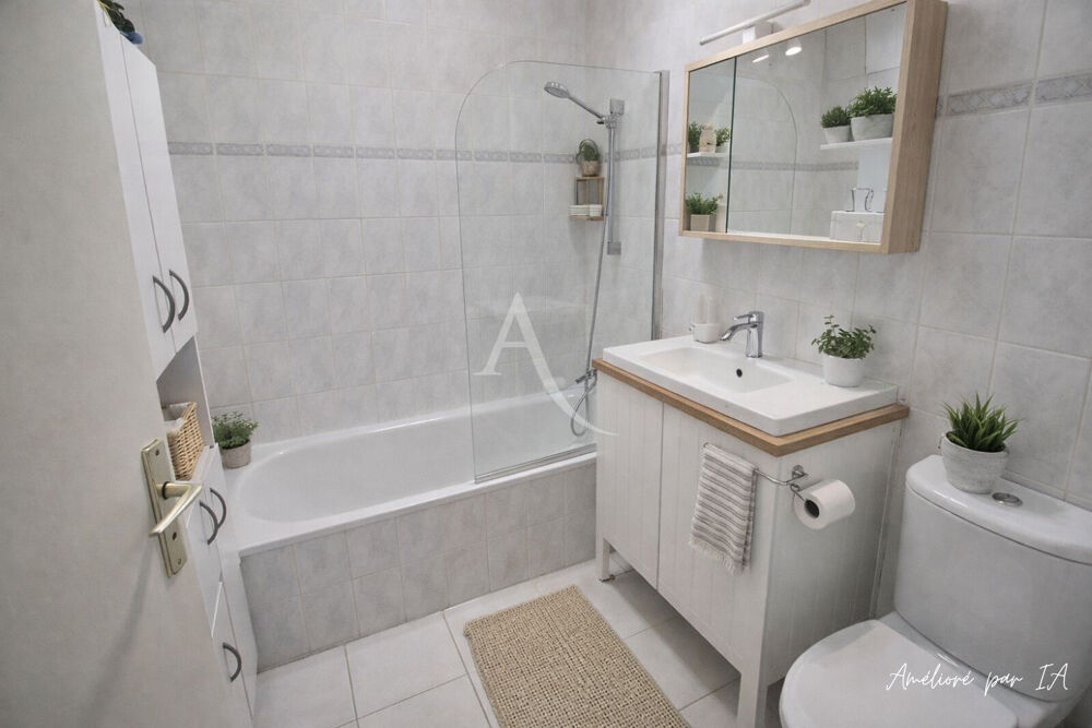 Vente Appartement CARQUEIRANNE T3 DERNIER ETAGE - QUARTIER PORT Carqueiranne