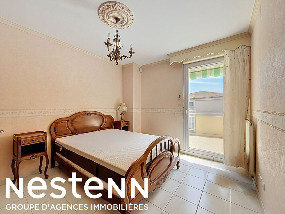 Vente Appartement T5 de 118 m² , Dernier étage , Piscine, 2 garages, À 10 min du centre de Salon-de-Provence. Salon de provence