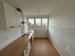 Appartement à louer 3 pièces 65 m²