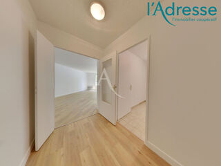  Appartement à louer 3 pièces 74 m²