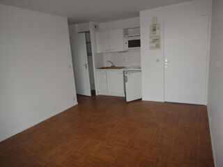  Appartement à louer 2 pièces 27 m²